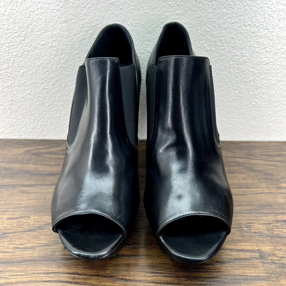 Vera Wang Lavender Womens Size 9.5M Black Leather Peep Toe Platform Booties Heel